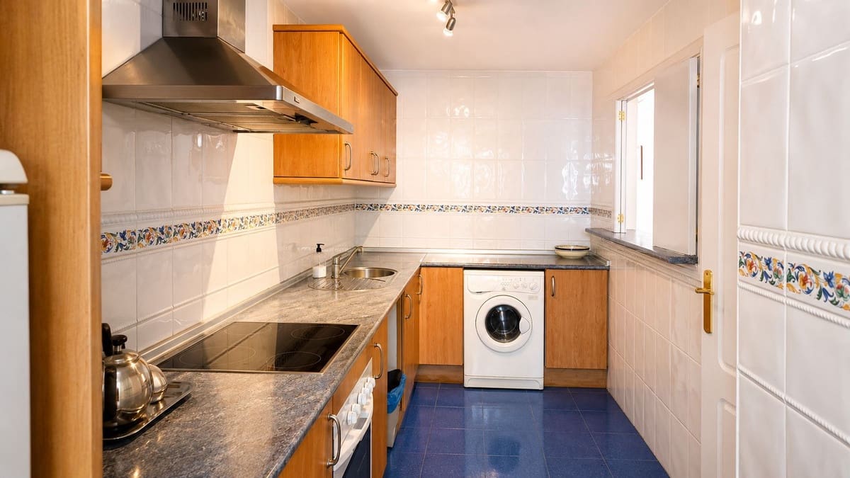 Apartamento de 2 habitaciones en Atalaya-Isdabe en venta con piscina garaje - 320.000 € (Ref: 9971848)