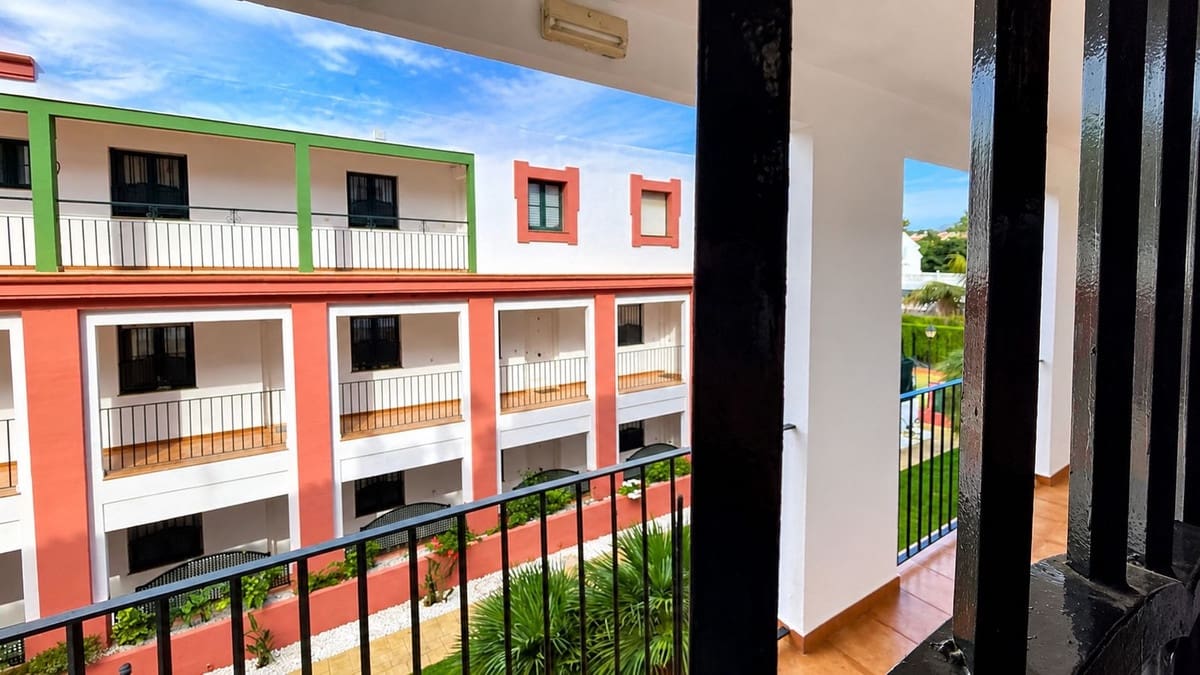 Apartamento de 2 habitaciones en Atalaya-Isdabe en venta con piscina garaje - 320.000 € (Ref: 9971848)