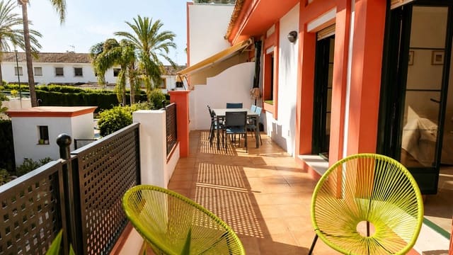 Apartamento de 2 habitaciones en Atalaya-Isdabe, Estepona en venta con piscina garaje - 320.000 € (Ref: 9971848)