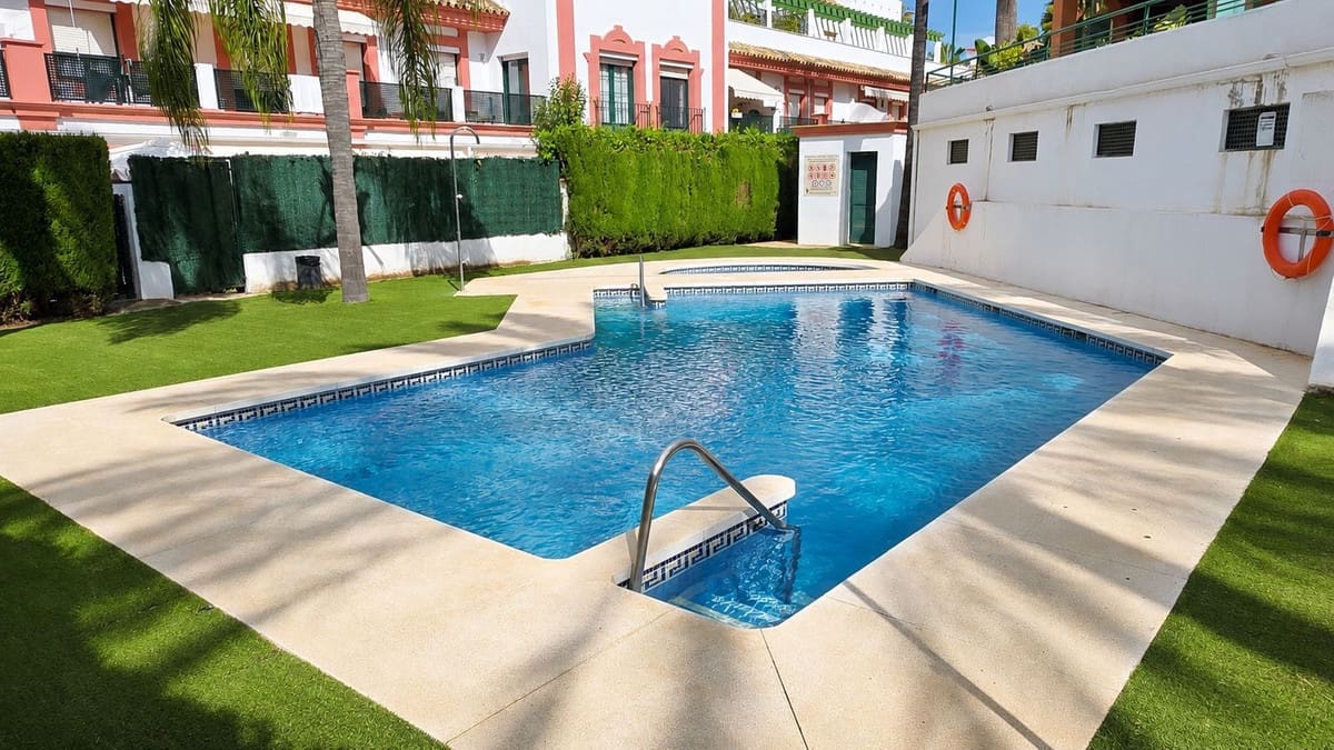 Apartamento de 2 habitaciones en Atalaya-Isdabe en venta con piscina garaje - 320.000 € (Ref: 9971848)