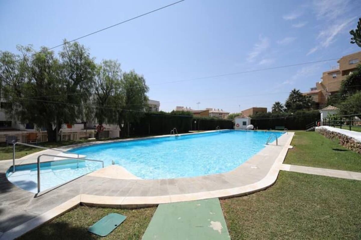 1 camera da letto Appartamento in vendita in Estepona con piscina - 285.000 € (Rif: 9971849)