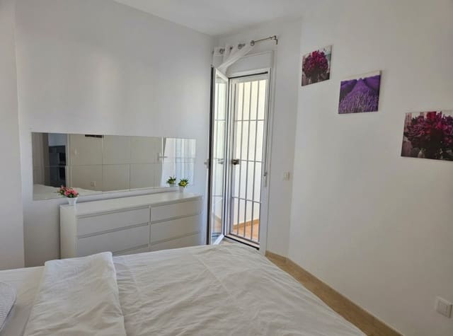 Apartamento de 2 habitaciones en Punta de la Chullera, Manilva en venta con piscina - 225.000 € (Ref: 9971851)