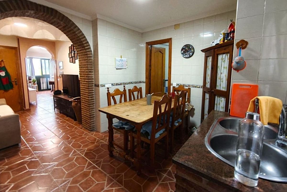 3 soveværelse Lejlighed til salg i Estepona - € 349.500 (Ref: 9971855)