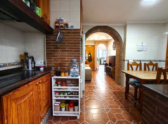 3 soveværelse Lejlighed til salg i Estepona - € 349.500 (Ref: 9971855)