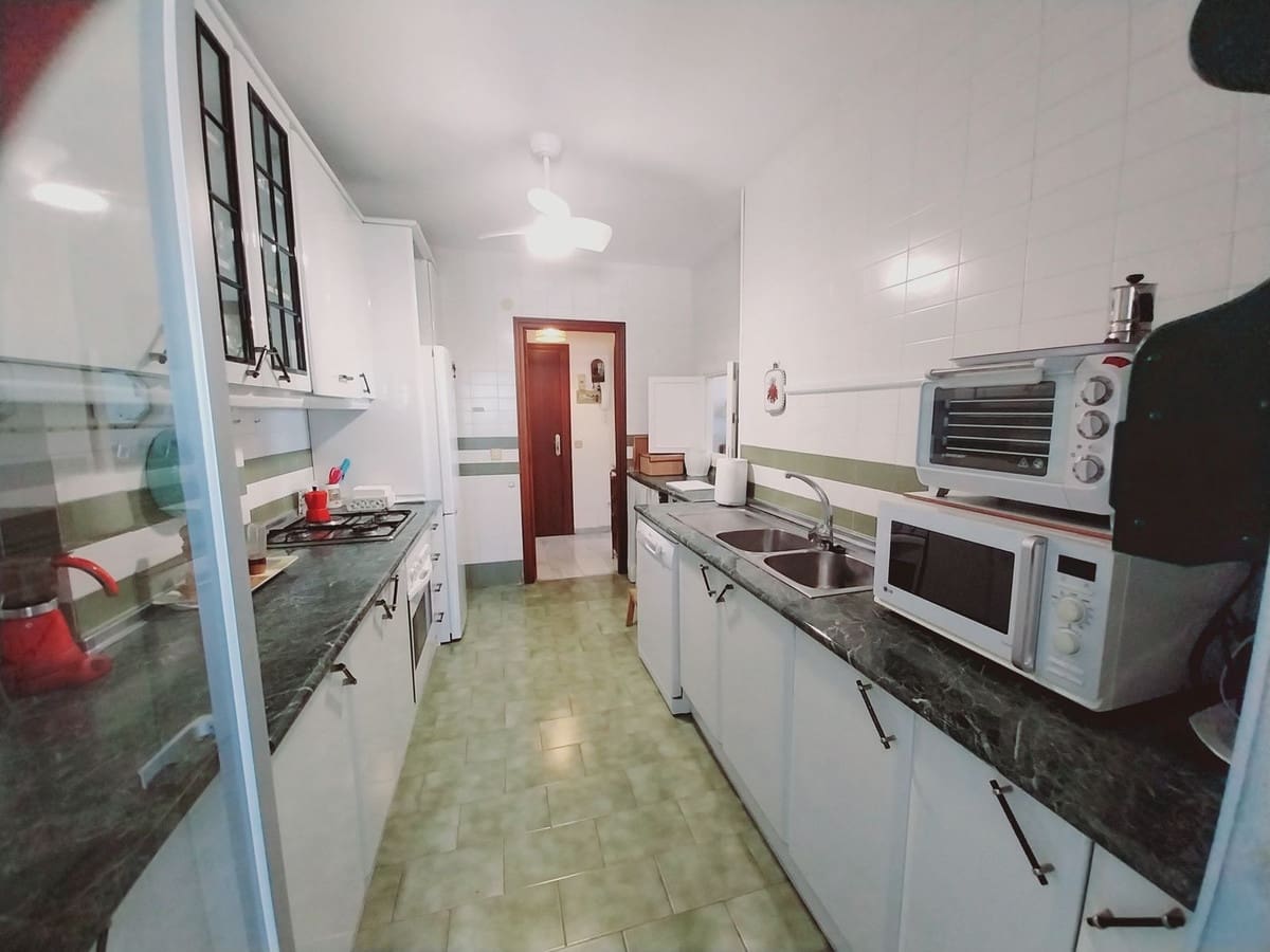2 bedroom Apartment for sale in Calahonda with pool - € 305,000 (Ref: 9971858)