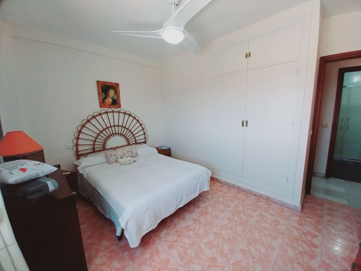 2 bedroom Apartment for sale in Calahonda with pool - € 305,000 (Ref: 9971858)