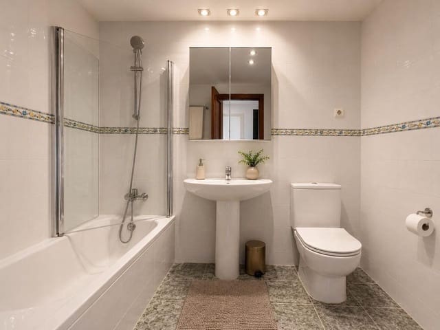 2 soverom Leilighet til salgs i Selwo, Estepona med svømmebasseng - € 375 000 (Ref: 9971861)