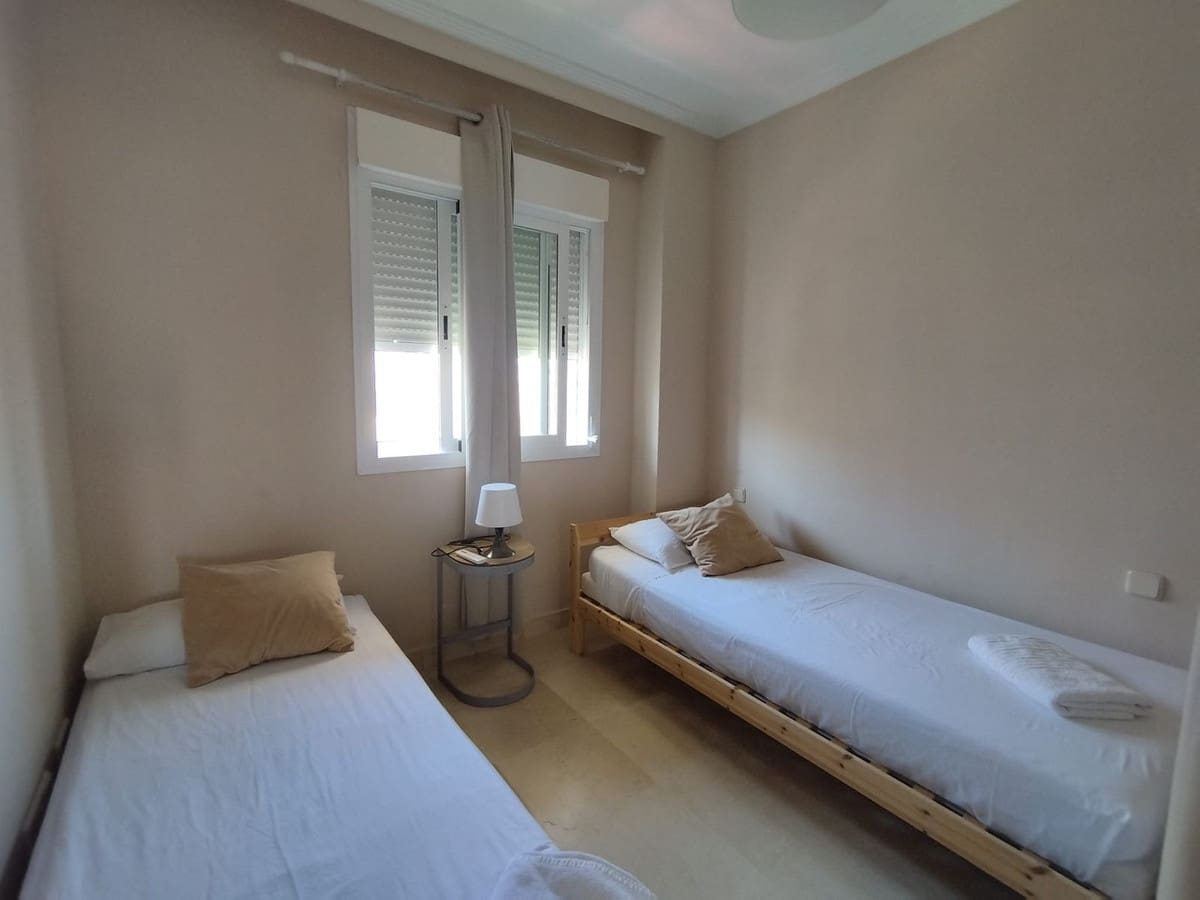 2 soverom Leilighet til salgs i La Cala de Mijas med svømmebasseng garasje - € 299 900 (Ref: 9971863)
