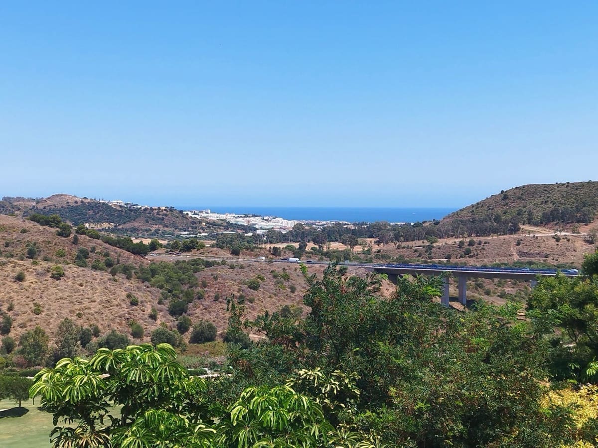 2 soverom Leilighet til salgs i La Cala de Mijas med svømmebasseng garasje - € 299 900 (Ref: 9971863)