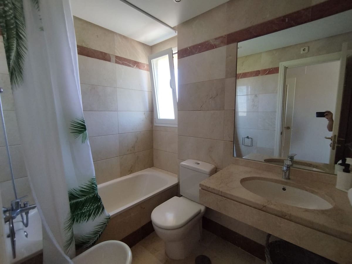 2 soverom Leilighet til salgs i La Cala de Mijas med svømmebasseng garasje - € 299 900 (Ref: 9971863)