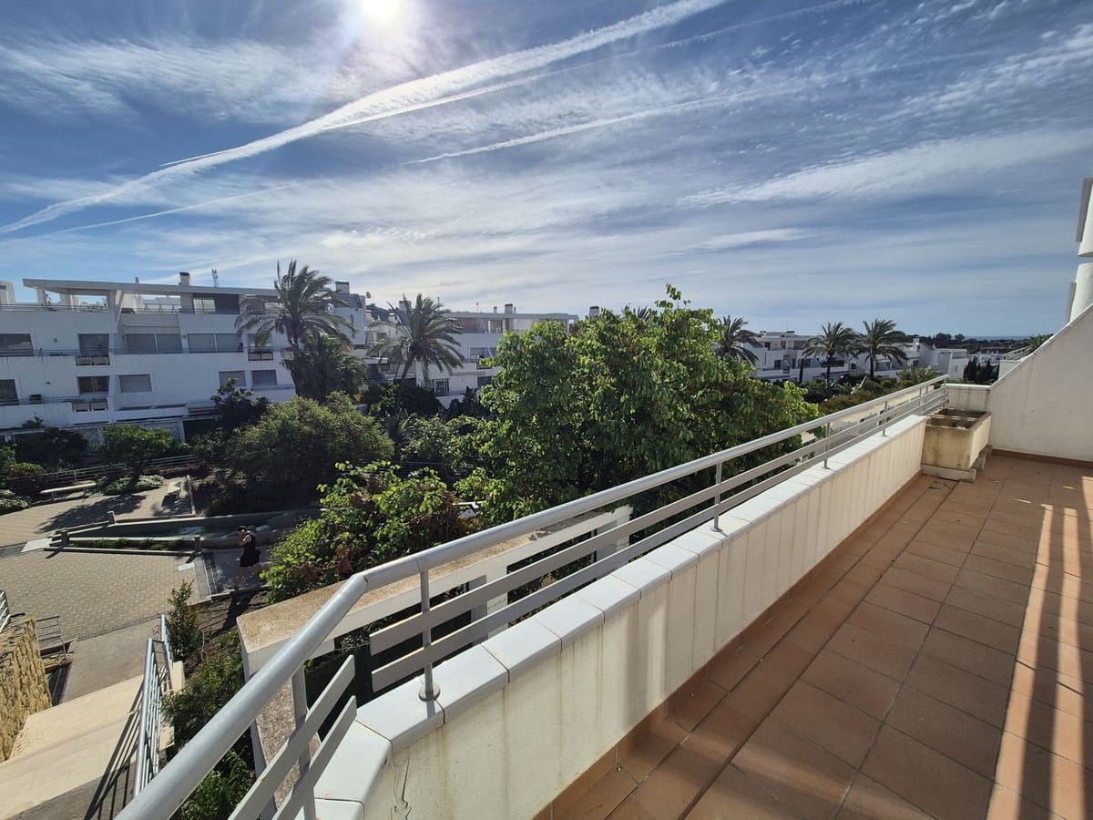2 soveværelse Lejlighed til salg i La Cala de Mijas med swimmingpool - € 315.000 (Ref: 9971868)
