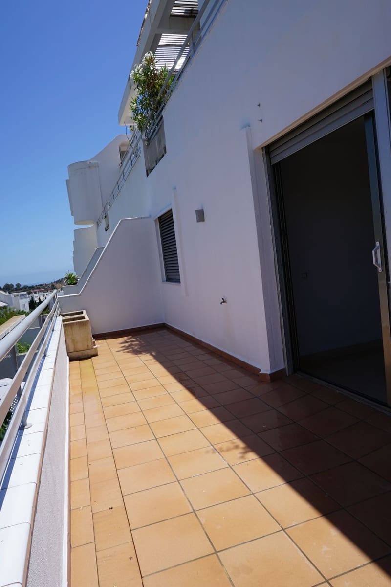2 soveværelse Lejlighed til salg i La Cala de Mijas med swimmingpool - € 315.000 (Ref: 9971868)
