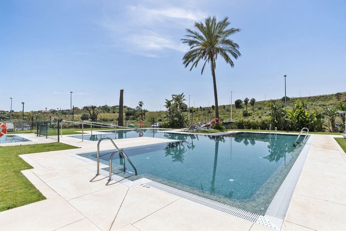2 soveværelse Lejlighed til salg i La Cala de Mijas med swimmingpool - € 315.000 (Ref: 9971868)