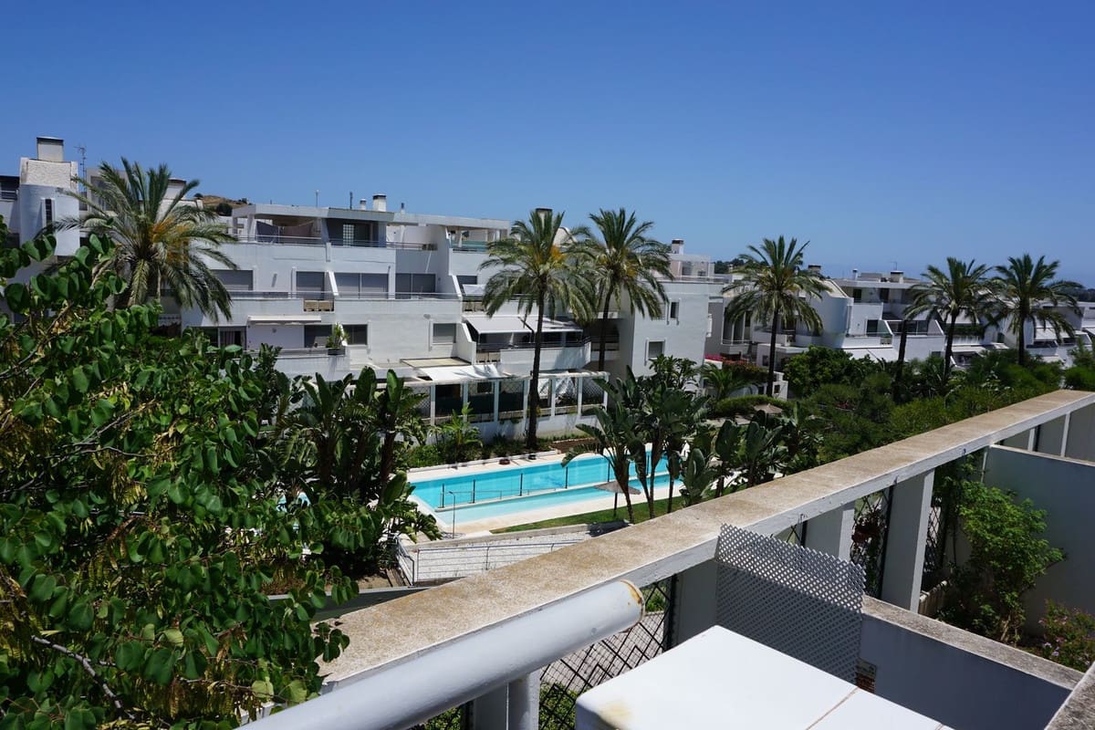 2 soveværelse Lejlighed til salg i La Cala de Mijas med swimmingpool - € 315.000 (Ref: 9971868)