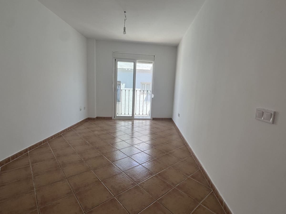2 slaapkamer Appartement te koop in Estepona - € 292.000 (Ref: 9971875)