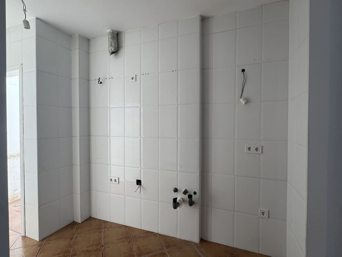 2 slaapkamer Appartement te koop in Estepona - € 292.000 (Ref: 9971875)