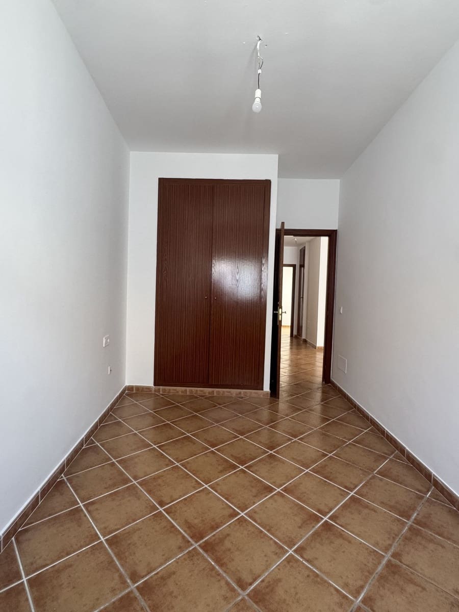 2 slaapkamer Appartement te koop in Estepona - € 292.000 (Ref: 9971875)