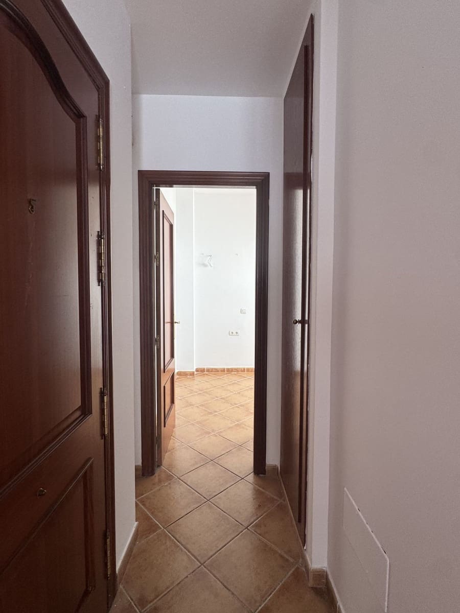 2 slaapkamer Appartement te koop in Estepona - € 292.000 (Ref: 9971875)