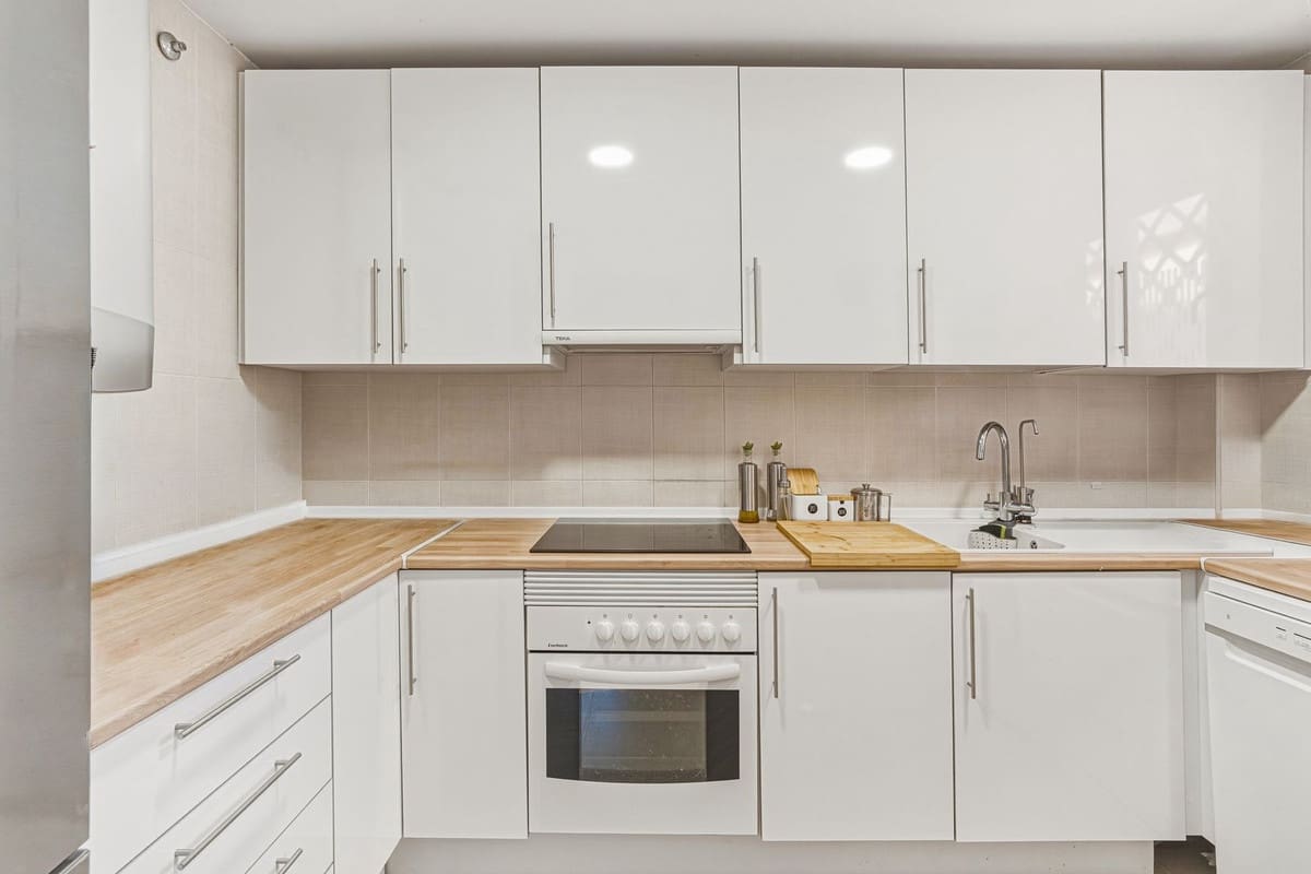 2 bedroom Apartment for sale in Riviera del Sol with pool - € 320,000 (Ref: 9971876)