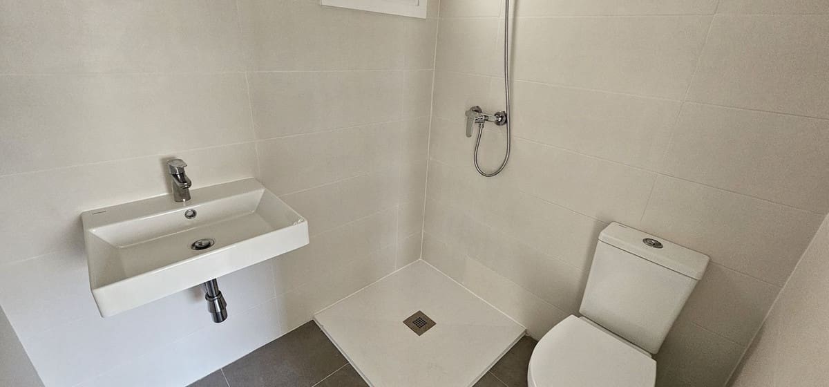 2 soverom Leilighet til salgs i Fuengirola med svømmebasseng garasje - € 295 000 (Ref: 9971879)