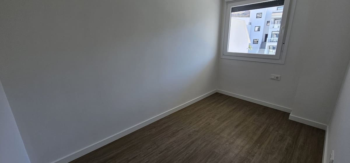 2 soverom Leilighet til salgs i Fuengirola med svømmebasseng garasje - € 295 000 (Ref: 9971879)