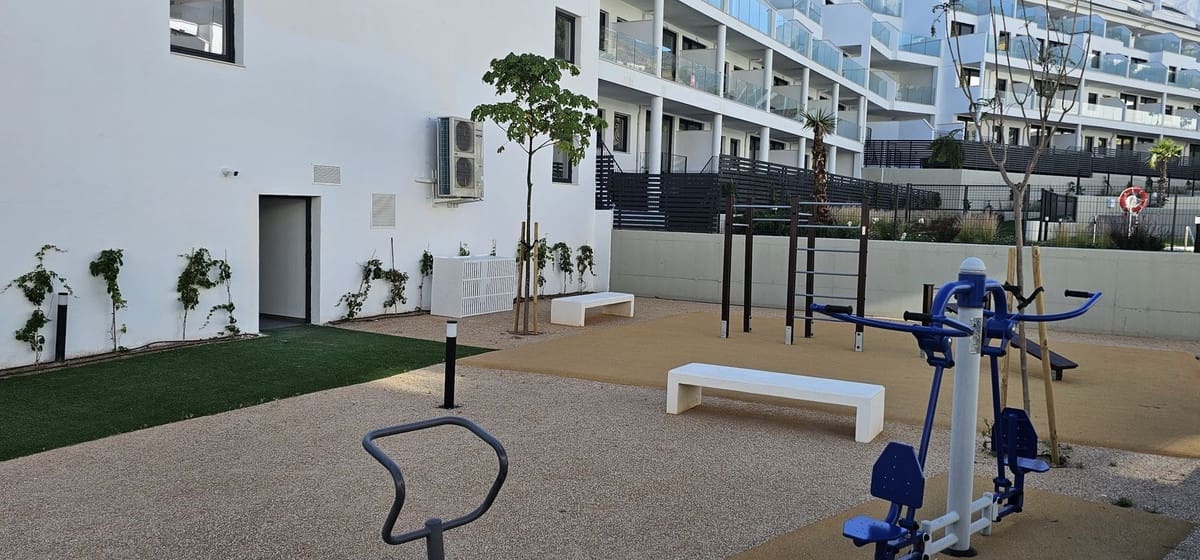 2 soverom Leilighet til salgs i Fuengirola med svømmebasseng garasje - € 295 000 (Ref: 9971879)