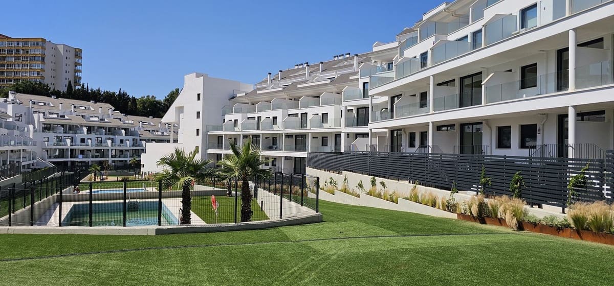 2 soverom Leilighet til salgs i Fuengirola med svømmebasseng garasje - € 295 000 (Ref: 9971879)