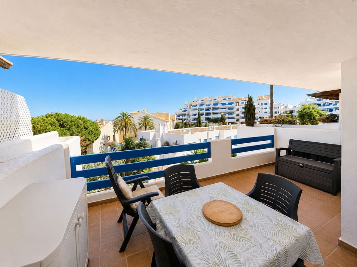 2 soverom Leilighet til salgs i Manilva med svømmebasseng garasje - € 330 000 (Ref: 9971881)