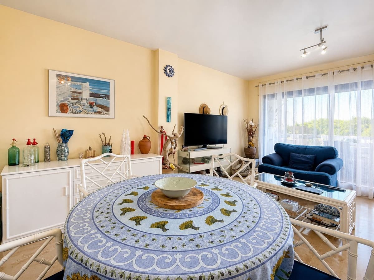 2 soverom Leilighet til salgs i Manilva med svømmebasseng garasje - € 330 000 (Ref: 9971881)