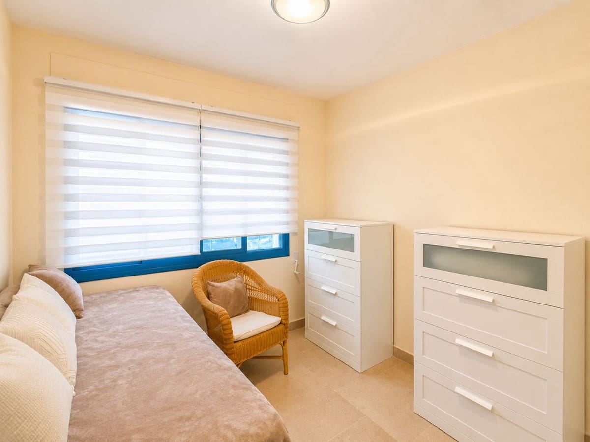 2 soverom Leilighet til salgs i Manilva med svømmebasseng garasje - € 330 000 (Ref: 9971881)