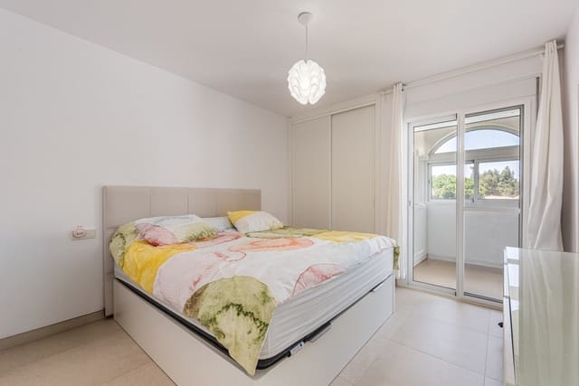2 soveværelse Lejlighed til salg i La Cala de Mijas, Mijas med swimmingpool - € 390.000 (Ref: 9971883)