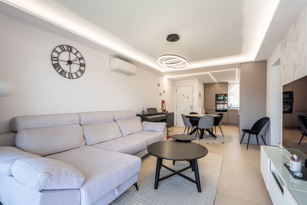 2 soveværelse Lejlighed til salg i La Cala de Mijas med swimmingpool - € 390.000 (Ref: 9971883)