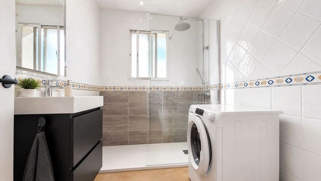 2 makuuhuone Huoneisto myytävänä paikassa El Faro, Mijas mukana uima-altaan - 309 000 € (Ref: 9971886)