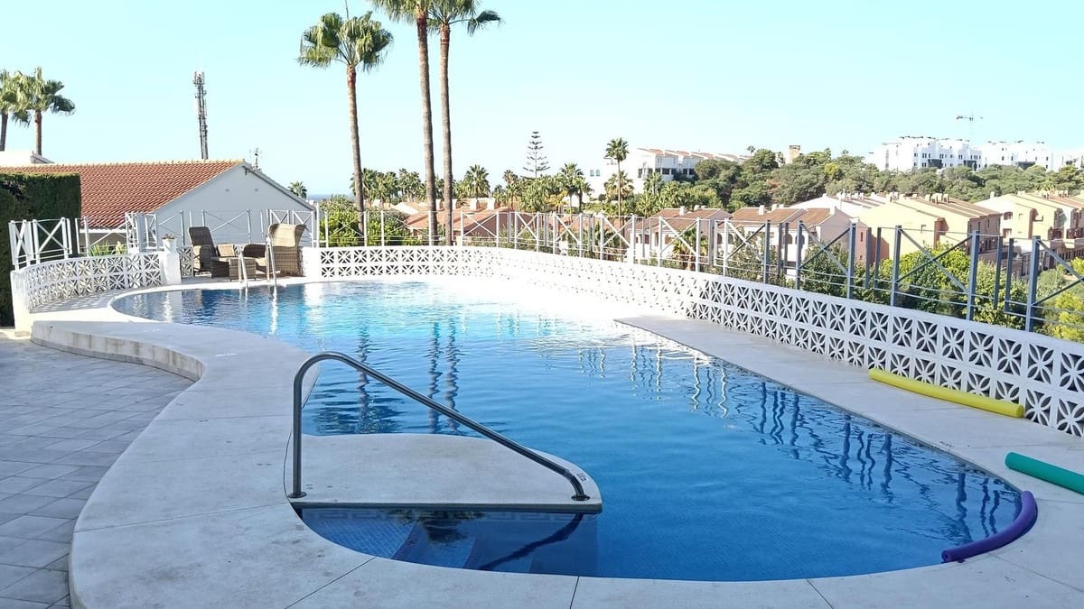 2 bedroom Apartment for sale in El Faro with pool - € 309,000 (Ref: 9971886)