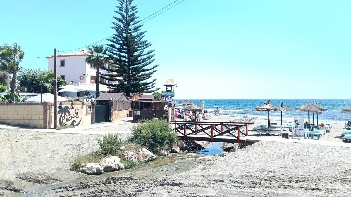 2 bedroom Apartment for sale in El Faro with pool - € 309,000 (Ref: 9971886)