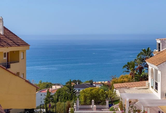 2 slaapkamer Appartement te koop in Torreblanca, Fuengirola met zwembad garage - € 385.000 (Ref: 9971888)