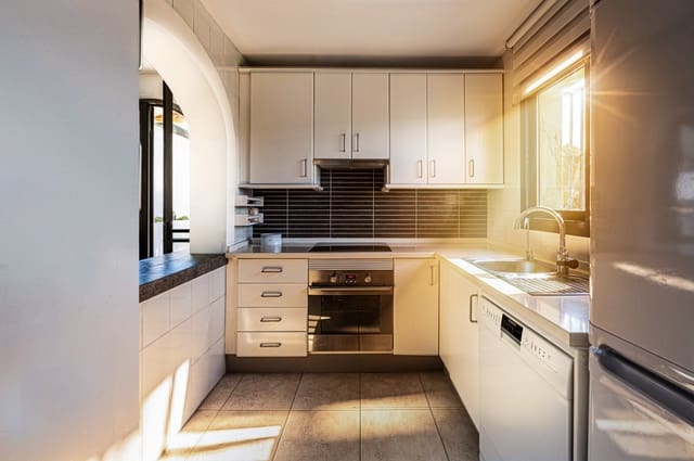 2 soveværelse Lejlighed til salg i Calahonda, Mijas med swimmingpool - € 399.500 (Ref: 9971895)