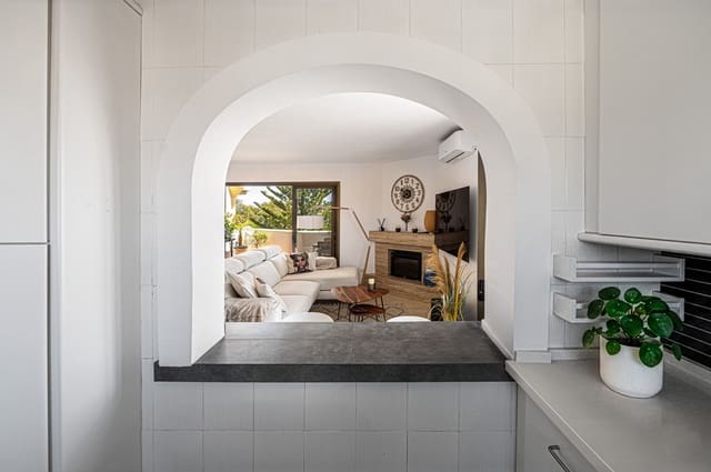 2 soveværelse Lejlighed til salg i Calahonda, Mijas med swimmingpool - € 399.500 (Ref: 9971895)