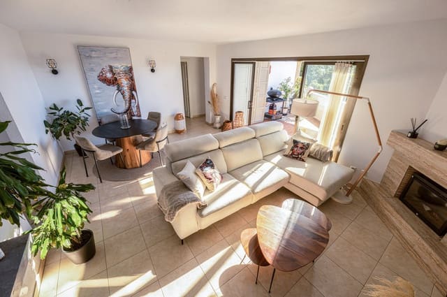 2 soveværelse Lejlighed til salg i Calahonda, Mijas med swimmingpool - € 399.500 (Ref: 9971895)