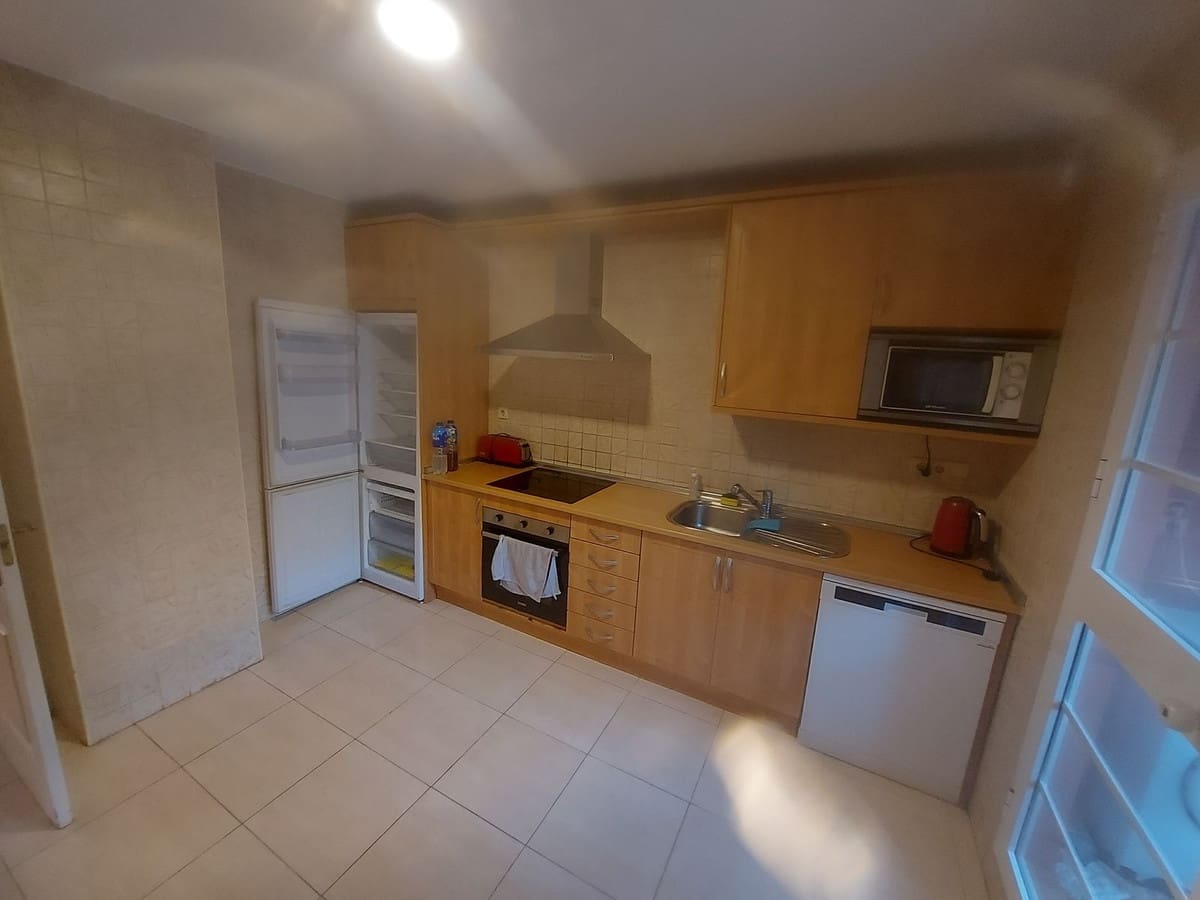 3 bedroom Apartment for sale in La Duquesa / Puerto de la Duquesa with pool garage - € 315,000 (Ref: 9971896)