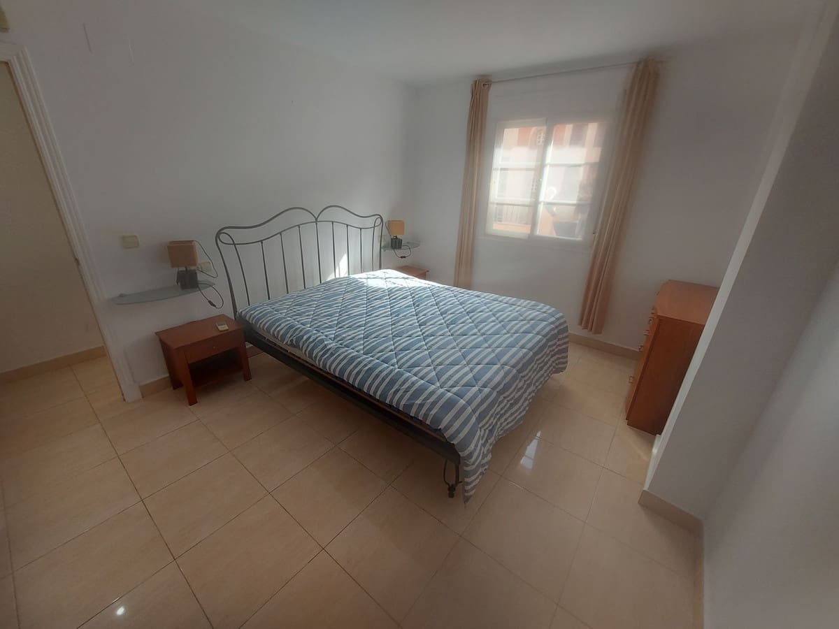 3 bedroom Apartment for sale in La Duquesa / Puerto de la Duquesa with pool garage - € 315,000 (Ref: 9971896)