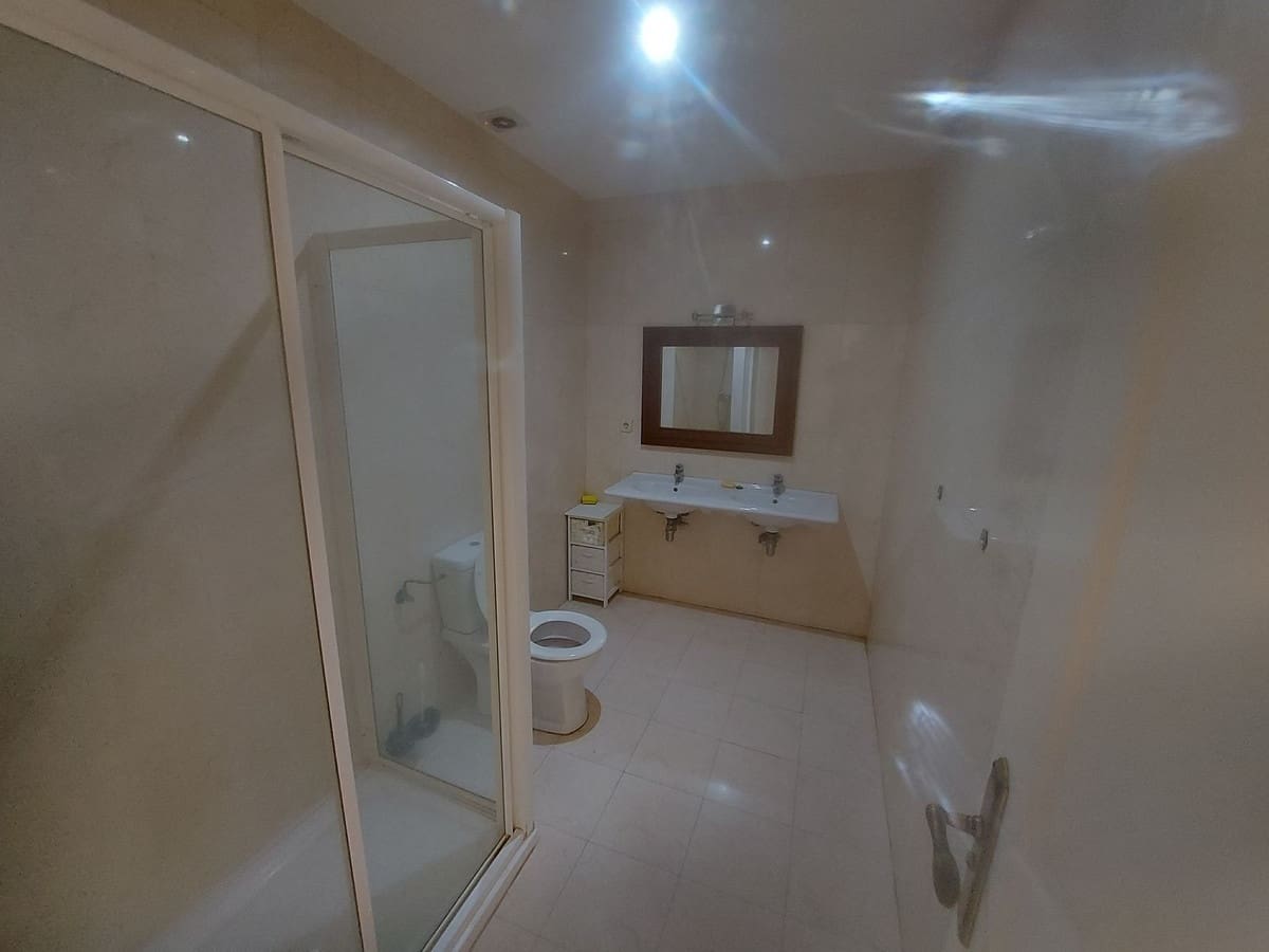 3 bedroom Apartment for sale in La Duquesa / Puerto de la Duquesa with pool garage - € 315,000 (Ref: 9971896)