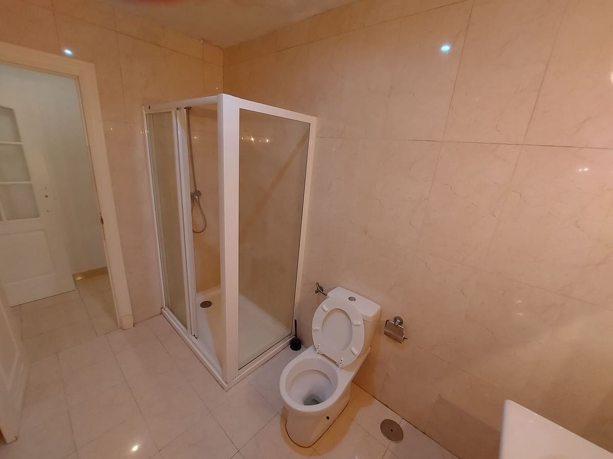 3 bedroom Apartment for sale in La Duquesa / Puerto de la Duquesa with pool garage - € 315,000 (Ref: 9971896)