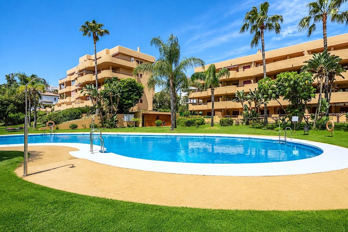 2 soverom Leilighet til salgs i La Cala de Mijas med svømmebasseng - € 399 000 (Ref: 9971897)