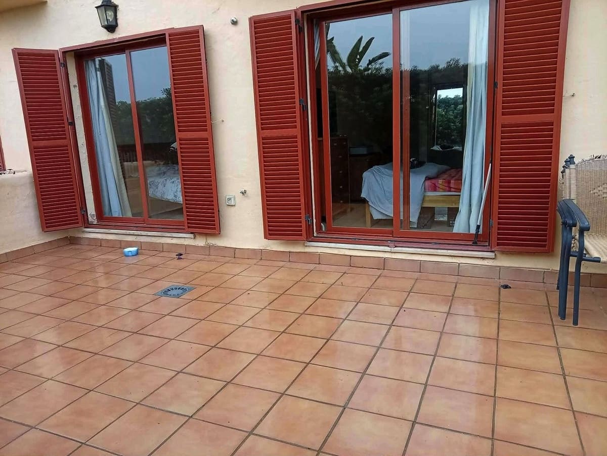 3 bedroom Semi-detached Villa for sale in La Duquesa / Puerto de la Duquesa with pool - € 371,000 (Ref: 9971898)