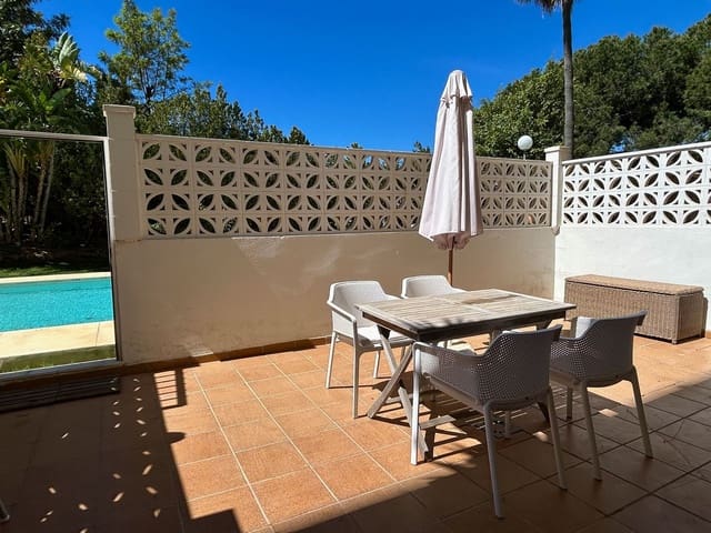 1 soveværelse Lejlighed til salg i El Rosario, Marbella med swimmingpool - € 338.000 (Ref: 9971900)