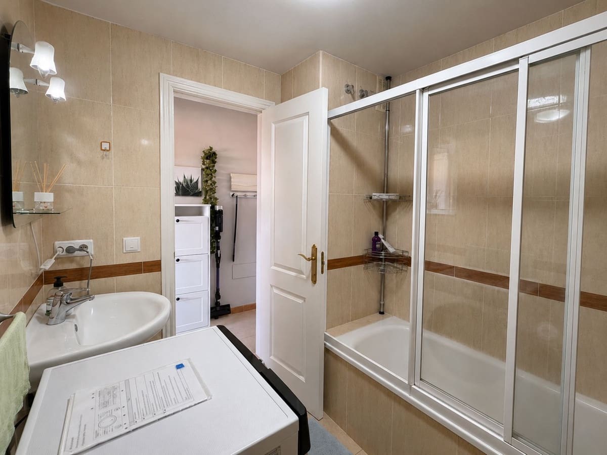 1 soveværelse Lejlighed til salg i Fuengirola med swimmingpool garage - € 264.500 (Ref: 9971901)