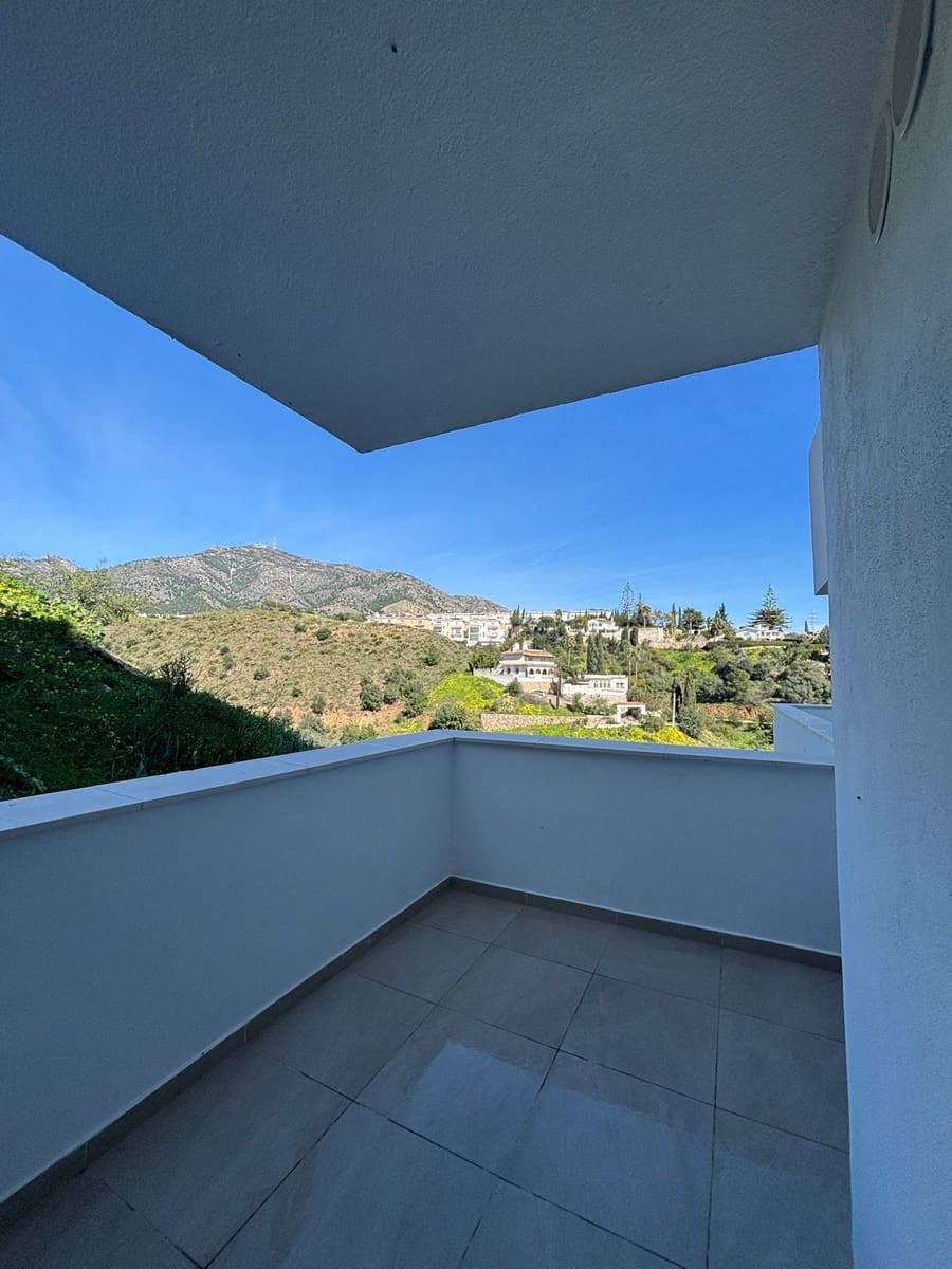 3 bedroom Apartment for sale in Fuengirola with pool - € 370,000 (Ref: 9971903)