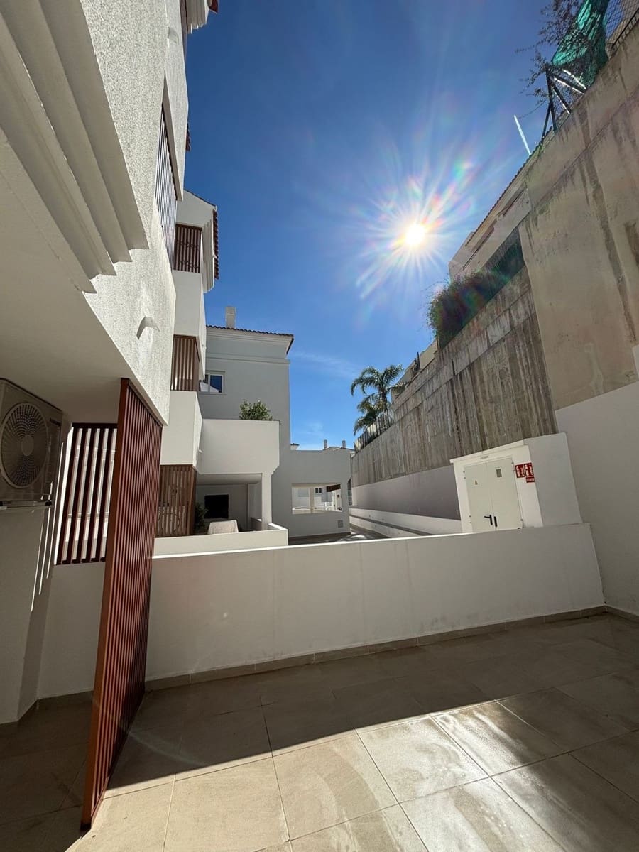 3 bedroom Apartment for sale in Fuengirola with pool - € 370,000 (Ref: 9971903)