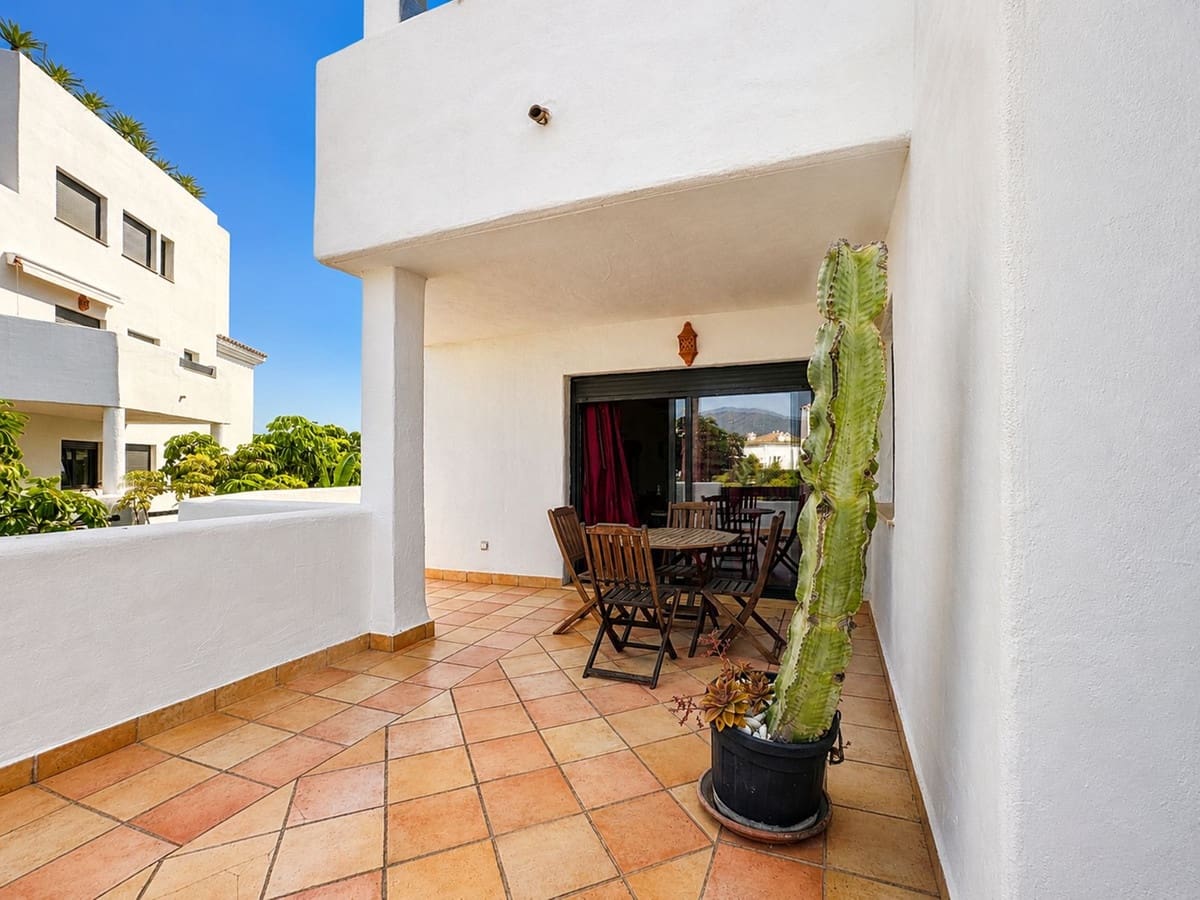 2 soveværelse Lejlighed til salg i New Golden Mile med swimmingpool - € 412.000 (Ref: 9971904)